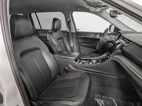 Used 2023 Jeep Grand Cherokee L Limited w/ Black Appearance Package RWD image 26