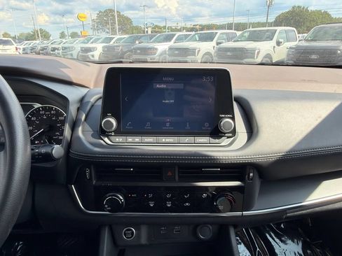 Used 2023 Nissan Rogue S AWD/4WD image 29