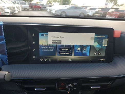 New 2026 Nissan Kicks SR image 23