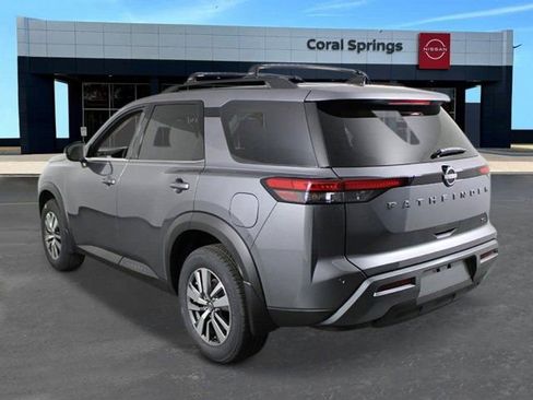 New 2026 Nissan Pathfinder SL image 3