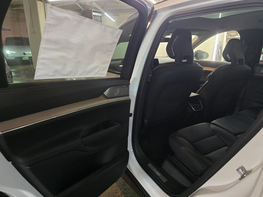 Used 2025 Volvo EX90 Ultra AWD/4WD image 15