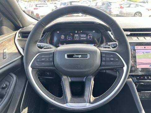 New 2026 Jeep Grand Cherokee L Limited w/ Limited Altitude Package AWD/4WD image 16