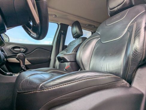 Used 2017 Jeep Cherokee Limited AWD/4WD image 17