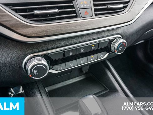 Used 2025 Nissan Altima 2.5 SV FWD image 43