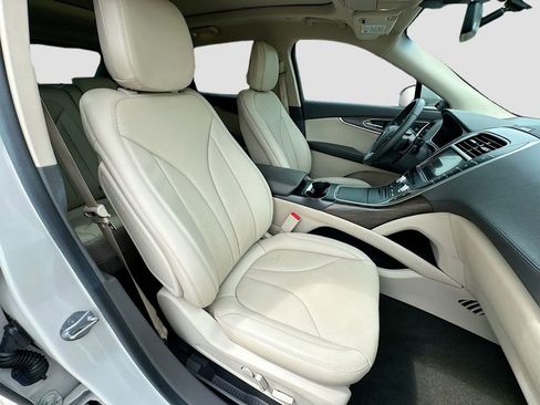 Used 2020 Lincoln Nautilus Reserve FWD image 38