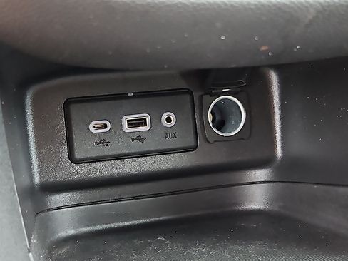 Used 2023 Chevrolet Equinox LT AWD/4WD image 23