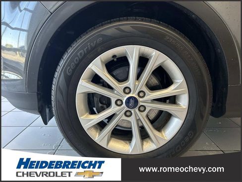 Used 2018 Ford Escape SE w/ SE Sync 3 Package FWD image 7