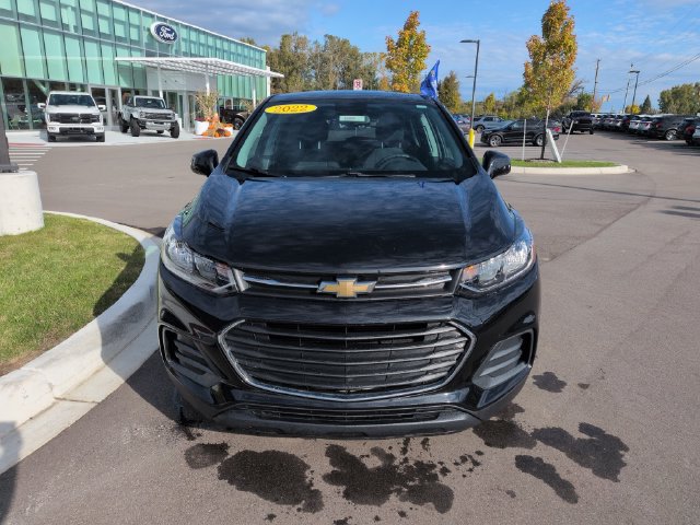 Used 2022 Chevrolet Trax LS w/ Tint and Cruise Package AWD/4WD image 8