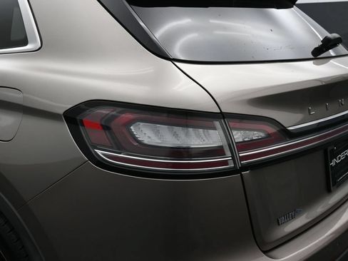 Used 2019 Lincoln Nautilus Reserve AWD/4WD image 44