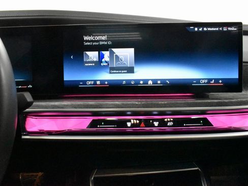 Used 2024 BMW 760i xDrive w/ Executive Package image 19