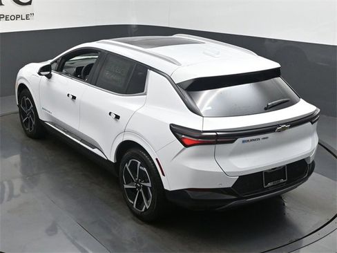 New 2025 Chevrolet Equinox EV LT image 19