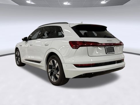 Used 2021 Audi e-tron Premium w/ Convenience Plus Package AWD/4WD image 3