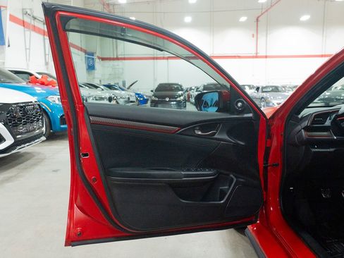 Used 2018 Honda Civic Type R image 23