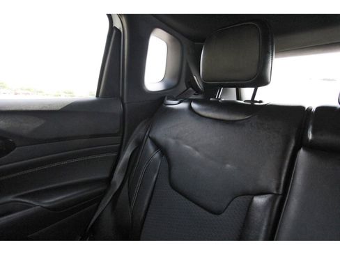 Used 2023 Jeep Compass Latitude w/ Convenience Group AWD/4WD image 14