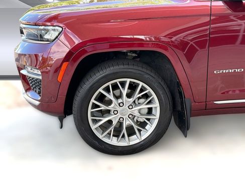 Used 2023 Jeep Grand Cherokee Summit w/ Adv Protech Group IV AWD/4WD image 11