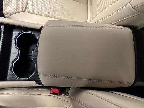 Used 2024 Jeep Grand Cherokee Limited w/ Luxury Tech Group II image 22