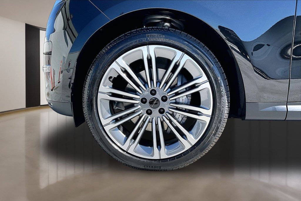 New 2027 Land Rover Range Rover Sport SE AWD/4WD image 13