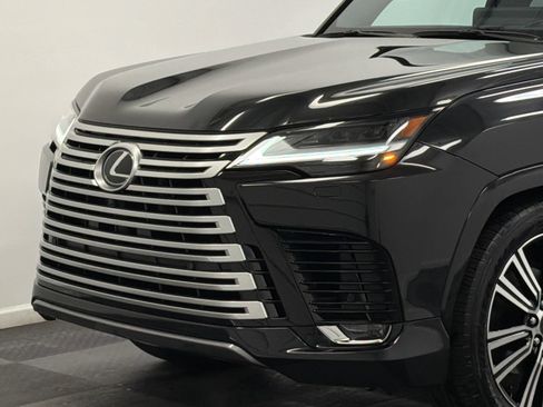 Used 2025 Lexus LX 600 4WD w/ Accessory Package (2T) image 2