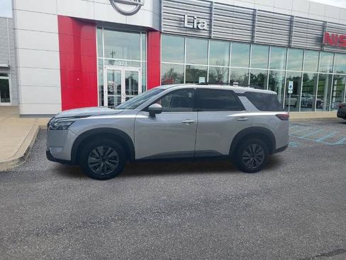 Certified 2024 Nissan Pathfinder SV AWD/4WD image 22