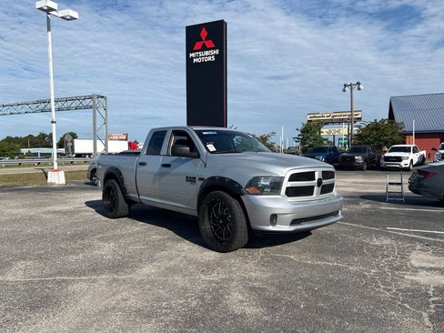 Used 2019 RAM 1500 Express w/ Express Value Package AWD/4WD image 1