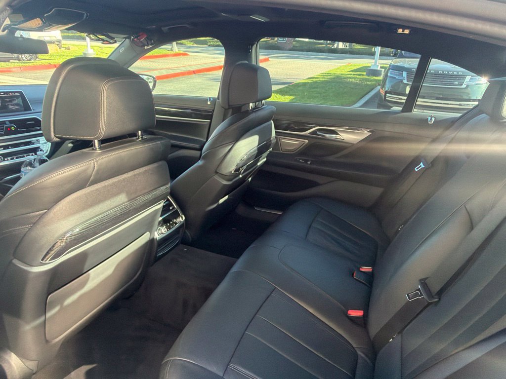 Used 2021 BMW 740i w/ M Sport Package RWD image 12