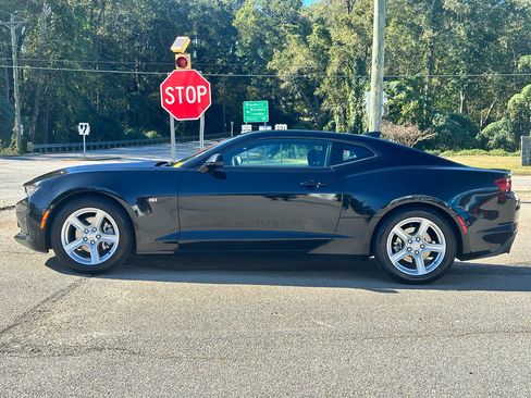 Used 2023 Chevrolet Camaro LT image 3