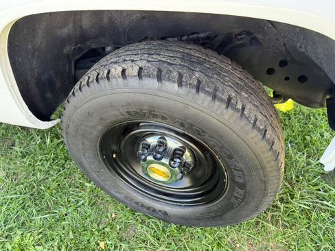 Used 2000 Chevrolet Silverado 2500 2WD Regular Cab image 26