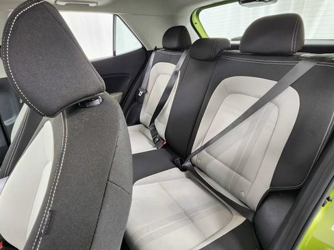 Used 2024 Hyundai Venue SEL FWD image 12