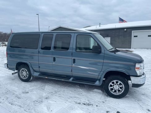 Used 2014 Ford E-150 and Econoline 150 w/ RV Plus Package RWD image 2