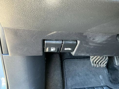 Used 2023 Nissan Kicks SV image 13