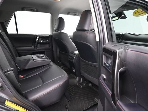 Used 2022 Toyota 4Runner TRD Off-Road Premium AWD/4WD image 12