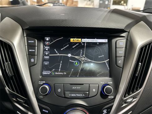 Used 2017 Hyundai Veloster Value Edition image 24