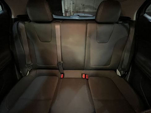 Used 2025 Buick Encore GX Preferred image 37