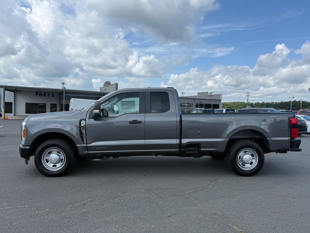 New 2025 Ford F350 XL w/ 360-Degree Camera Package RWD image 7