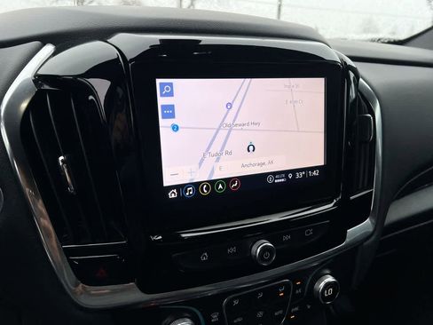 Used 2023 Chevrolet Traverse RS image 18