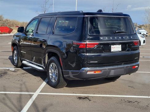 Used 2022 Jeep Wagoneer Series I image 3