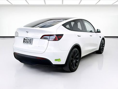 Used 2023 Tesla Model Y Long Range AWD/4WD image 4