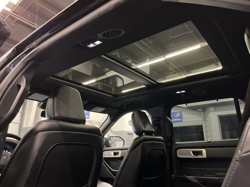 Used 2020 Ford Explorer Limited image 33