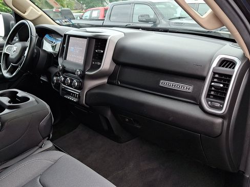 Used 2019 RAM 1500 Big Horn AWD/4WD image 8