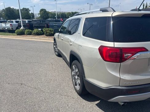 Used 2017 GMC Acadia SLT AWD/4WD image 6