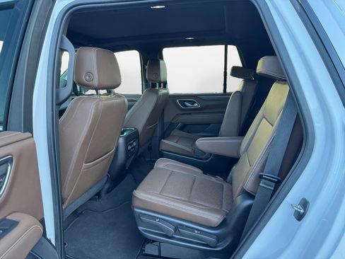 Used 2021 Chevrolet Tahoe High Country AWD/4WD image 16