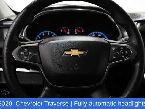 Used 2020 Chevrolet Traverse LS image 11