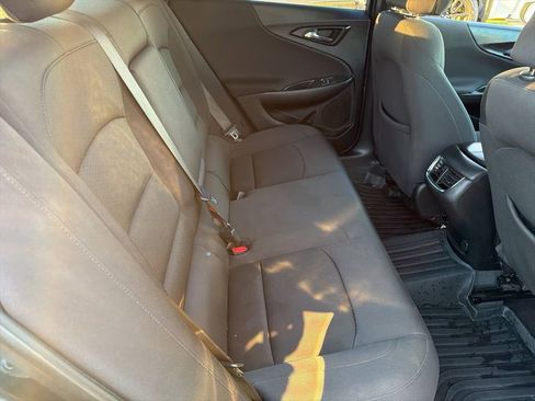 Used 2021 Chevrolet Malibu LT image 17