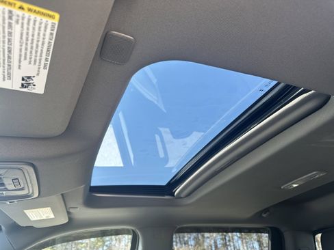 Used 2024 GMC Sierra 2500 Denali w/ Denali Reserve Package image 31