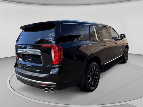 Used 2023 GMC Yukon XL Denali AWD/4WD image 5