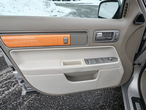 Used 2009 Lincoln MKZ image 19