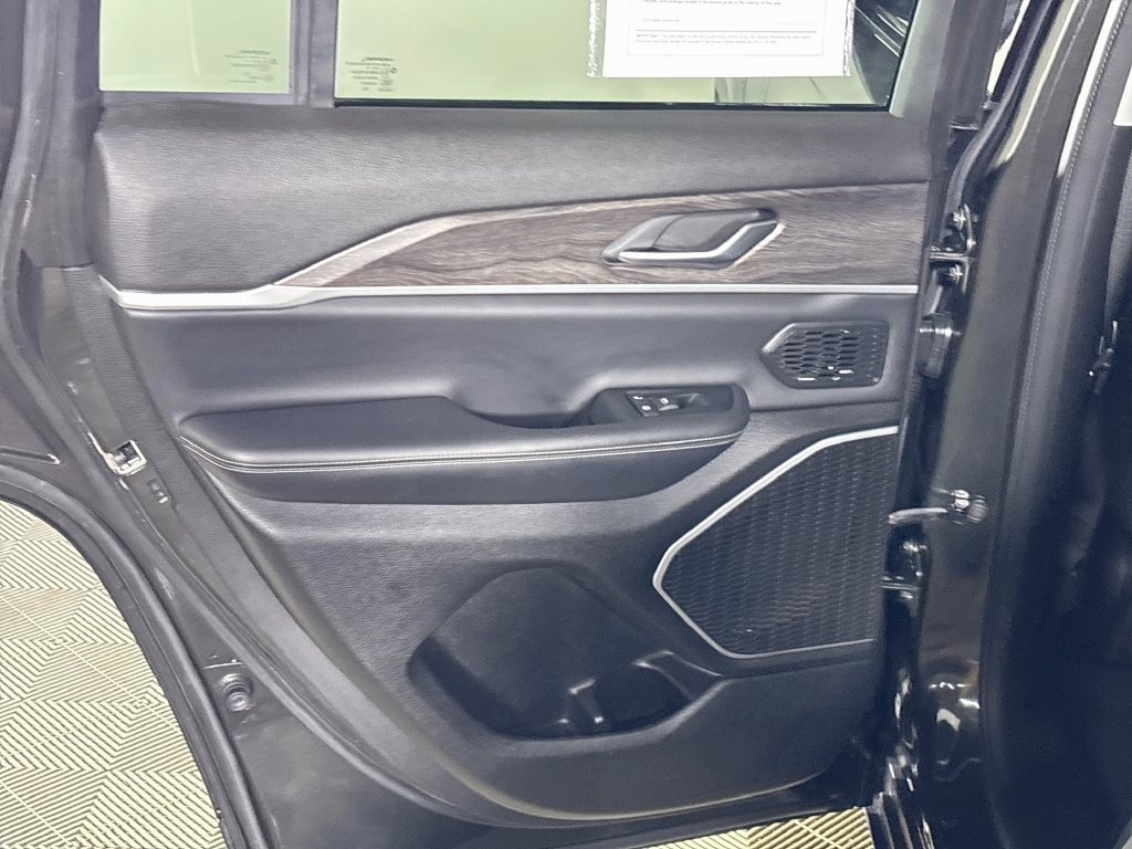 Used 2023 Jeep Grand Cherokee 4WD 4xe image 21