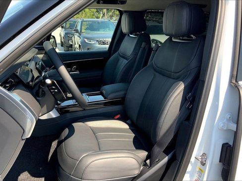 New 2025 Land Rover Range Rover Long Wheelbase SE AWD/4WD image 5