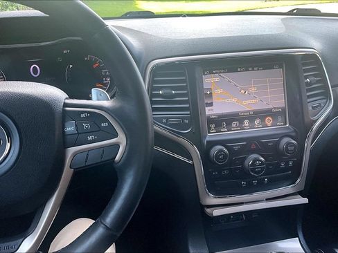 Used 2015 Jeep Grand Cherokee Limited RWD image 28