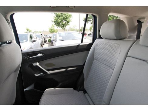Used 2018 Volkswagen Tiguan S FWD image 11